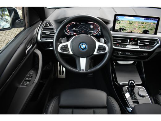BMW X3 xDrive30e M-Sport Pano Trekhaak Camera HiFi DA-pack ActivLease financial lease