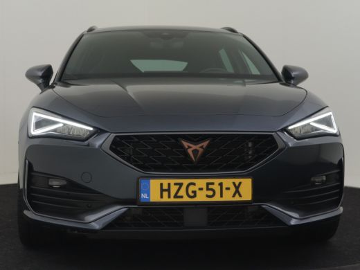 CUPRA Leon Sportstourer 1.4 e-Hybrid VZ Performance 245pk Trekhaak | Dodehoekdetctie | Adaptief cruise control | Camera a... ActivLease financial lease