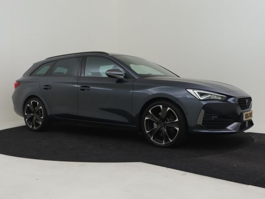 CUPRA Leon Sportstourer 1.4 e-Hybrid VZ Performance 245pk Trekhaak | Dodehoekdetctie | Adaptief cruise control | Camera a... ActivLease financial lease