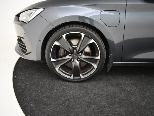 CUPRA Leon Sportstourer 1.4 e-Hybrid VZ Performance 245pk Trekhaak | Dodehoekdetctie | Adaptief cruise control | Camera a... ActivLease financial lease