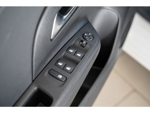 Opel Corsa 1.2 Turbo 100PK GS Line | Zwarte hemel | Navigatie | Camera | Parkeersensoren | Lichtmetalen velg... ActivLease financial lease