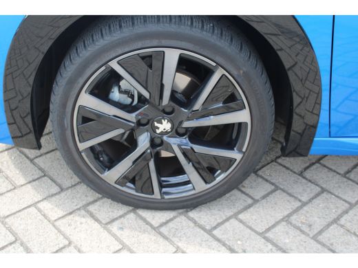 Peugeot 208 1.2 PureTech GT Pack | PANO DAK | NAVIGATIE | CAMERA | SENSOREN | APPLE CARPLAY/ANDROID AUTO | ActivLease financial lease