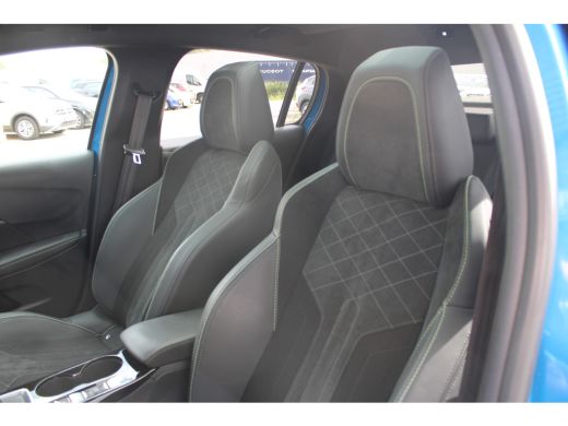 Peugeot 208 1.2 PureTech GT Pack | PANO DAK | NAVIGATIE | CAMERA | SENSOREN | APPLE CARPLAY/ANDROID AUTO | ActivLease financial lease