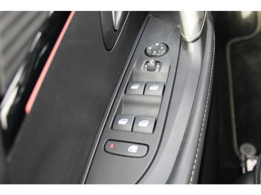 Peugeot 208 1.2 PureTech GT Pack | PANO DAK | NAVIGATIE | CAMERA | SENSOREN | APPLE CARPLAY/ANDROID AUTO | ActivLease financial lease