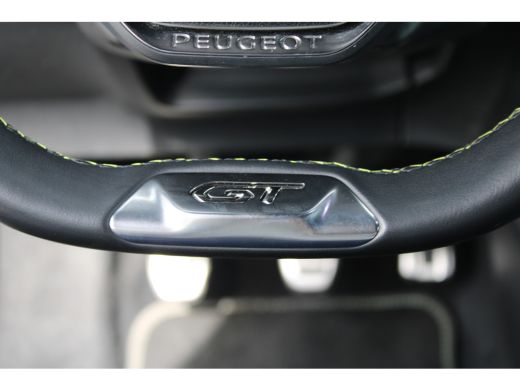 Peugeot 208 1.2 PureTech GT Pack | PANO DAK | NAVIGATIE | CAMERA | SENSOREN | APPLE CARPLAY/ANDROID AUTO | ActivLease financial lease