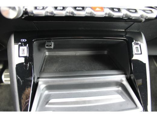 Peugeot 208 1.2 PureTech GT Pack | PANO DAK | NAVIGATIE | CAMERA | SENSOREN | APPLE CARPLAY/ANDROID AUTO | ActivLease financial lease