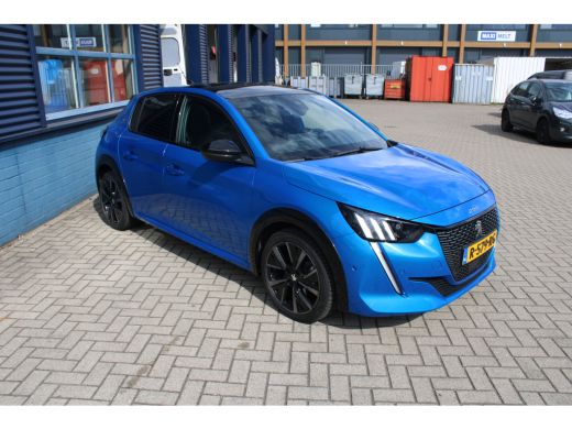 Peugeot 208 1.2 PureTech GT Pack | PANO DAK | NAVIGATIE | CAMERA | SENSOREN | APPLE CARPLAY/ANDROID AUTO | ActivLease financial lease