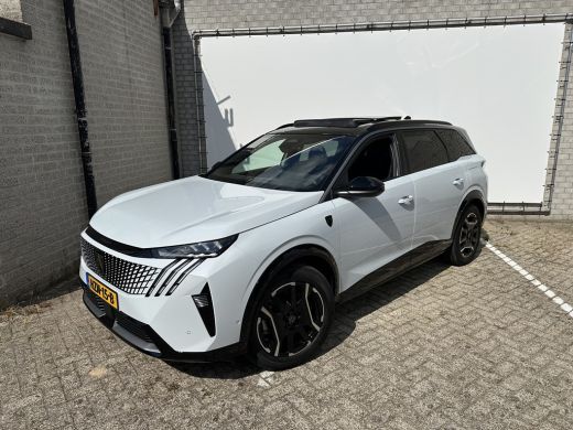 Peugeot e-5008 GT Avantage 73 kWh 3-Fase | 2 stoelen op derde rij | Achterbank in delen neerklapbaar | Achtersto... Peugeot e-5008 GT Avantage 73 kWh 3-Fase | 2 stoelen op derde rij | Achterbank in delen neerklapbaar | Achtersto...