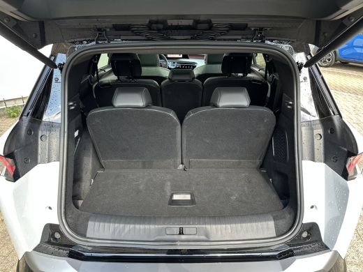 Peugeot e-5008 GT Avantage 73 kWh 3-Fase | 2 stoelen op derde rij | Achterbank in delen neerklapbaar | Achtersto... ActivLease financial lease