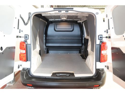 Toyota ProAce 2.0 D-4D 145PK L2H1 EURO 6 ActivLease financial lease