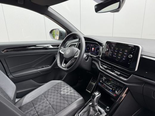 Volkswagen T-Roc 1.5 TSI 150pk DSG R-Line | Acc | Side assist | Camera ActivLease financial lease