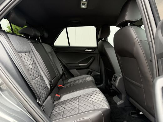 Volkswagen T-Roc 1.5 TSI 150pk DSG R-Line | Acc | Side assist | Camera ActivLease financial lease