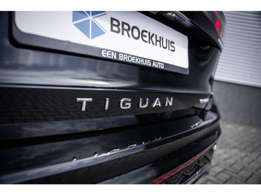 Volkswagen Tiguan R-Line Edition - eHybrid Inclusief €2000,- inruilvoordeel | 'App-Connect' draadloze smartphone in... ActivLease financial lease