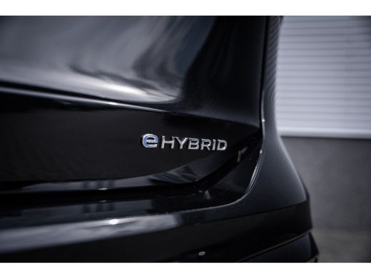 Volkswagen Tiguan R-Line Edition - eHybrid Inclusief €2000,- inruilvoordeel | 'App-Connect' draadloze smartphone in... ActivLease financial lease
