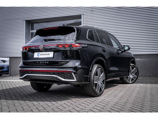 Volkswagen Tiguan R-Line Edition - eHybrid Inclusief €2000,- inruilvoordeel | 'App-Connect' draadloze smartphone in... ActivLease financial lease