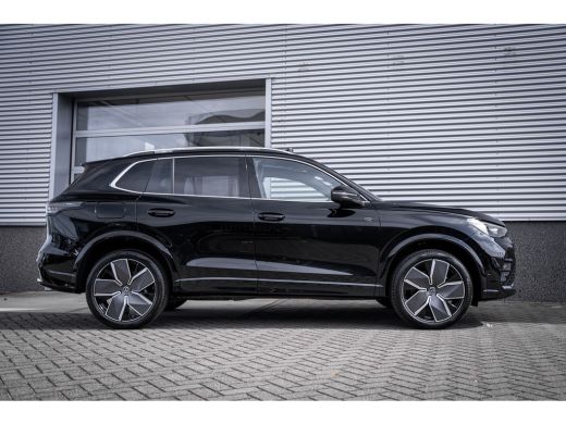 Volkswagen Tiguan R-Line Edition - eHybrid Inclusief €2000,- inruilvoordeel | 'App-Connect' draadloze smartphone in... ActivLease financial lease