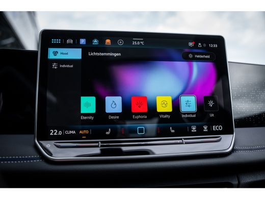Volkswagen Tiguan R-Line Edition - eHybrid Inclusief €2000,- inruilvoordeel | 'App-Connect' draadloze smartphone in... ActivLease financial lease