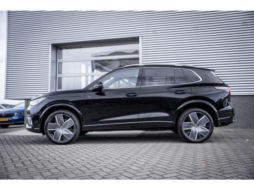 Volkswagen Tiguan R-Line Edition - eHybrid Inclusief €2000,- inruilvoordeel | 'App-Connect' draadloze smartphone in... ActivLease financial lease