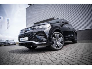 Volkswagen Tiguan R-Line Edition - eHybrid Inclusief €2000,- inruilvoordeel | 'App-Connect' draadloze smartphone in...