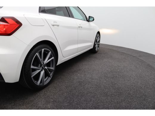 Audi A1 Sportback Sportback 25 TFSI Pro Line | 18 inch LM | Achterbank in delen neerklapbaar | Airco ActivLease financial lease