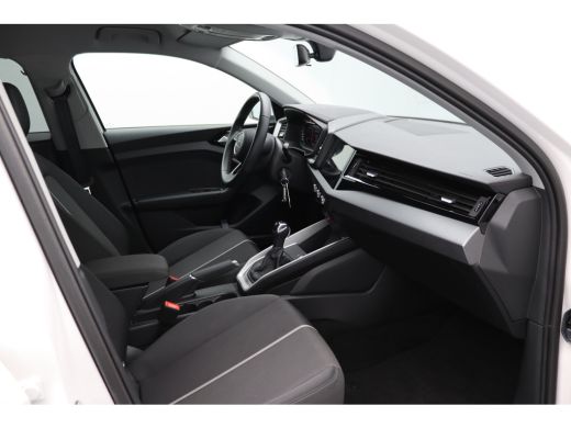 Audi A1 Sportback Sportback 25 TFSI Pro Line | 18 inch LM | Achterbank in delen neerklapbaar | Airco ActivLease financial lease