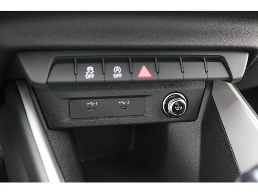 Audi A1 Sportback Sportback 25 TFSI Pro Line | 18 inch LM | Achterbank in delen neerklapbaar | Airco ActivLease financial lease