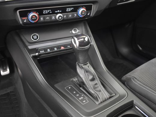 Audi Q3 35 TFSI S Edition 150pk Automaat Trekhaak | Panorama dak | Adaptief cruise control | Navigatie | ... ActivLease financial lease