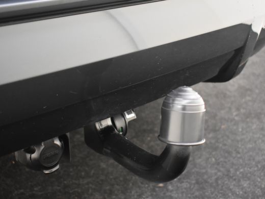 Audi Q3 35 TFSI S Edition 150pk Automaat Trekhaak | Panorama dak | Adaptief cruise control | Navigatie | ... ActivLease financial lease