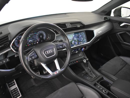 Audi Q3 35 TFSI S Edition 150pk Automaat Trekhaak | Panorama dak | Adaptief cruise control | Navigatie | ... ActivLease financial lease