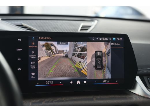 BMW X1 xDrive30e High Executive M Sport Automaat / Panoramadak / Sportstoelen / M Adaptief onderstel / A... ActivLease financial lease