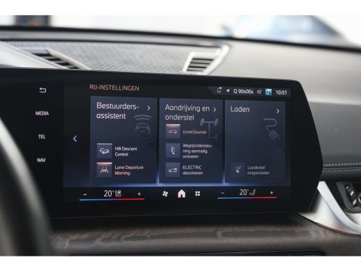 BMW X1 xDrive30e High Executive M Sport Automaat / Panoramadak / Sportstoelen / M Adaptief onderstel / A... ActivLease financial lease