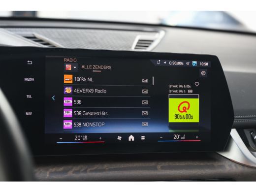 BMW X1 xDrive30e High Executive M Sport Automaat / Panoramadak / Sportstoelen / M Adaptief onderstel / A... ActivLease financial lease