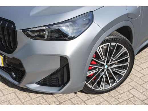 BMW X1 xDrive30e High Executive M Sport Automaat / Panoramadak / Sportstoelen / M Adaptief onderstel / A... ActivLease financial lease