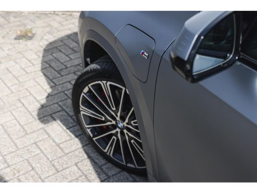 BMW X1 xDrive30e High Executive M Sport Automaat / Panoramadak / Sportstoelen / M Adaptief onderstel / A... ActivLease financial lease