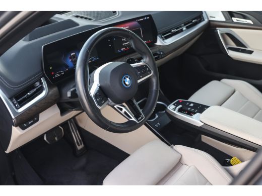 BMW X1 xDrive30e High Executive M Sport Automaat / Panoramadak / Sportstoelen / M Adaptief onderstel / A... ActivLease financial lease