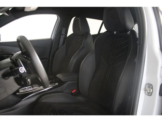 Peugeot 2008 1.2 Turbo 130-PK GT PACK AUTOMAAT | LUXE UITVOERING | ALCANTARA BEKLEDING | 360' GRADEN CAMERA | ... ActivLease financial lease