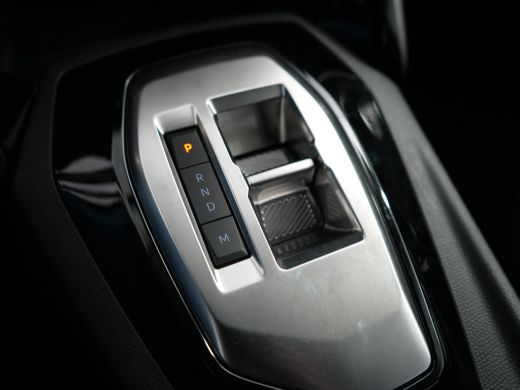 Peugeot 208 Style | Dashboard en deurpanelen in kunststof met carboneffect | Ecoled koplampen | Elektrisch ve... ActivLease financial lease
