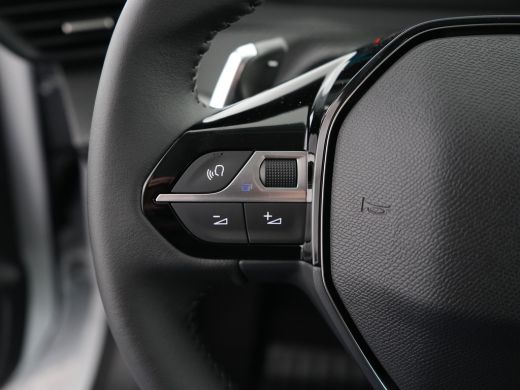 Peugeot 208 Style | Dashboard en deurpanelen in kunststof met carboneffect | Ecoled koplampen | Elektrisch ve... ActivLease financial lease