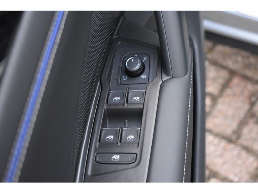 Volkswagen Tiguan R-Line Edition - eHybrid | 'App-Connect' draadloze smartphone integratie | Automatische afstandsr... ActivLease financial lease