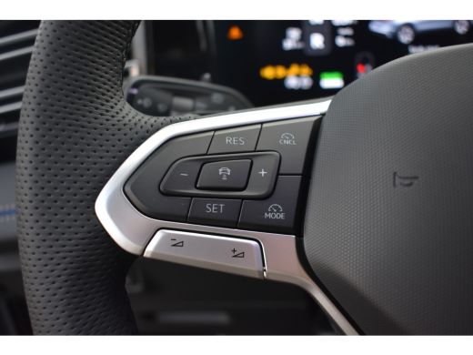 Volkswagen Tiguan R-Line Edition - eHybrid | 'App-Connect' draadloze smartphone integratie | Automatische afstandsr... ActivLease financial lease