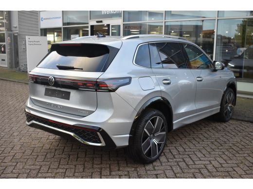 Volkswagen Tiguan R-Line Edition - eHybrid | 'App-Connect' draadloze smartphone integratie | Automatische afstandsr... ActivLease financial lease