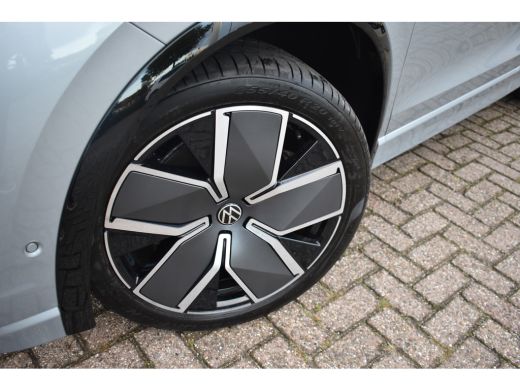 Volkswagen Tiguan R-Line Edition - eHybrid | 'App-Connect' draadloze smartphone integratie | Automatische afstandsr... ActivLease financial lease