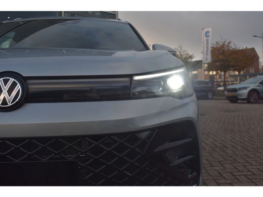 Volkswagen Tiguan R-Line Edition - eHybrid | 'App-Connect' draadloze smartphone integratie | Automatische afstandsr... ActivLease financial lease