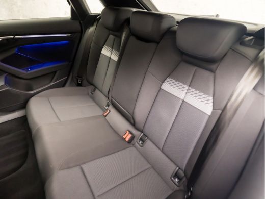 Audi A3 Sportback 40 TFSI e Sportline Automaat (APPLE CARPLAY, GROOT NAVI, ADAPTIVE CRUISE, SFEERVERLICHT... ActivLease financial lease
