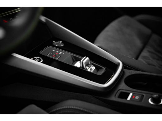 Audi A3 Sportback 45 TFSI e 245pk S edition Competition | Panoramadak | Head-Up | Stoelen Elektrisch | Do... ActivLease financial lease