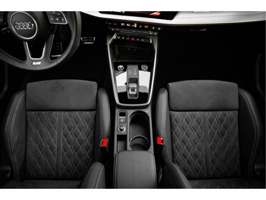 Audi A3 Sportback 45 TFSI e 245pk S edition Competition | Panoramadak | Head-Up | Stoelen Elektrisch | Do... ActivLease financial lease