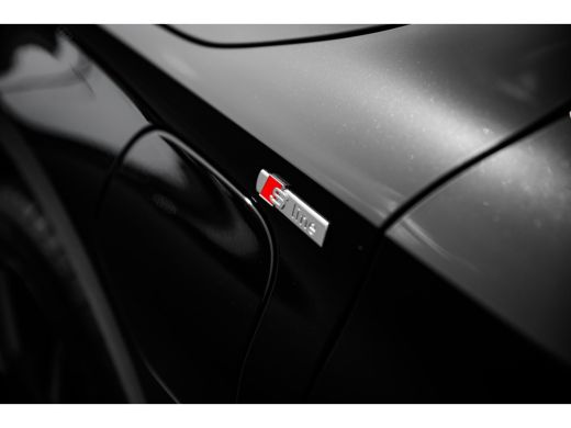 Audi A3 Sportback 45 TFSI e 245pk S edition Competition | Panoramadak | Head-Up | Stoelen Elektrisch | Do... ActivLease financial lease