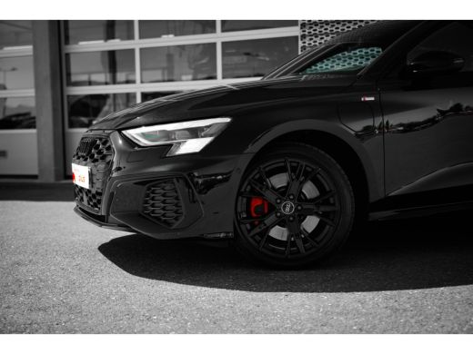 Audi A3 Sportback 45 TFSI e 245pk S edition Competition | Panoramadak | Head-Up | Stoelen Elektrisch | Do... ActivLease financial lease