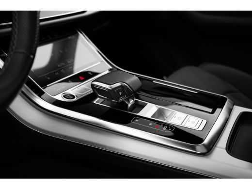 Audi Q7 55 TFSI e quattro Pro Line S 381PK | Verlengde garantie 10/2028 | Nachtzicht | Trekhaak | Panoram... ActivLease financial lease