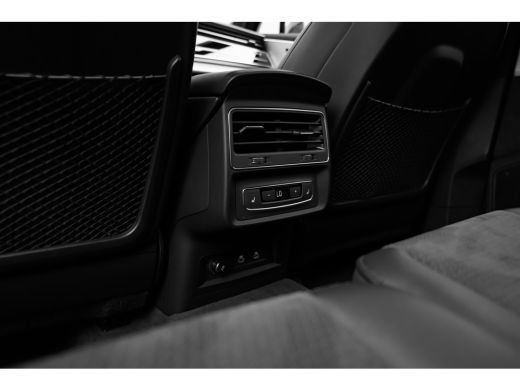 Audi Q7 55 TFSI e quattro Pro Line S 381PK | Verlengde garantie 10/2028 | Nachtzicht | Trekhaak | Panoram... ActivLease financial lease